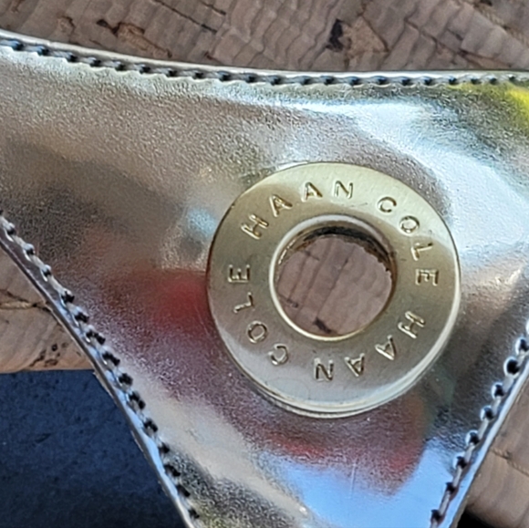 Cole Haan Gold sandals Wmns 6 - Picture 4 of 7